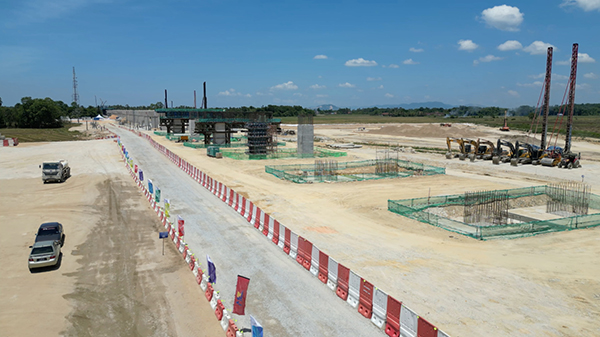 哥打巴魯車站施工現(xiàn)場。中國交通建設(shè)有限公司供圖