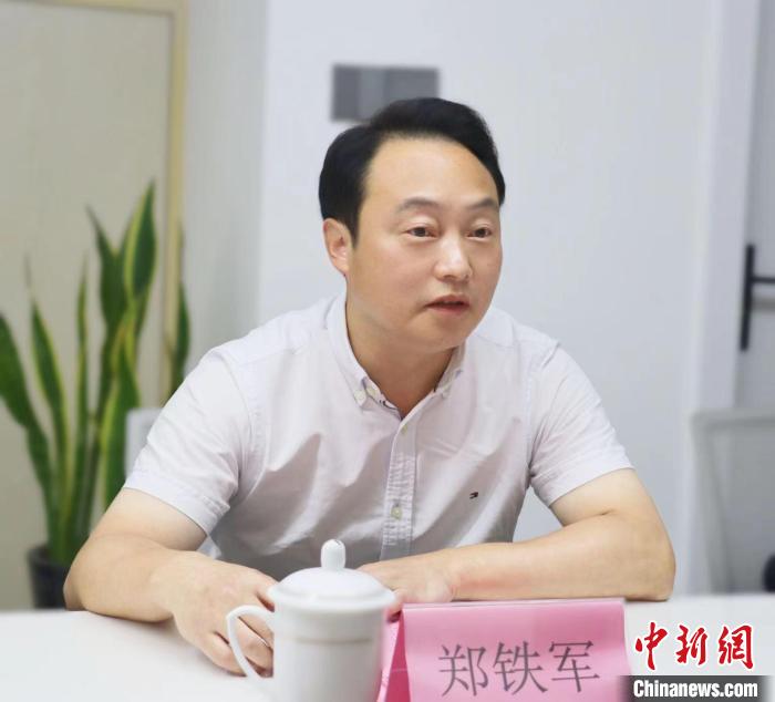 寧德市臺港澳辦主任鄭鐵軍講話?！窃式?攝