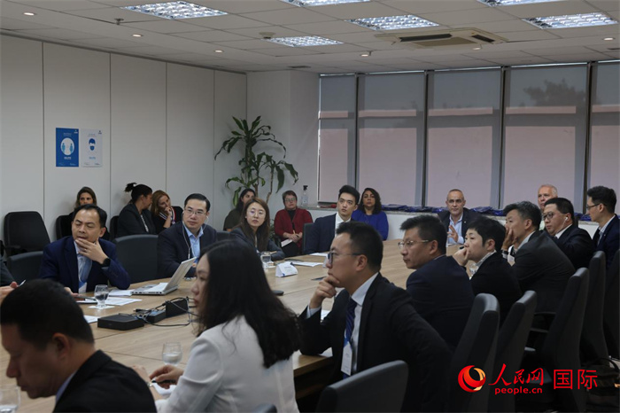 與會代表參與座談交流。人民網(wǎng)記者 時元皓攝