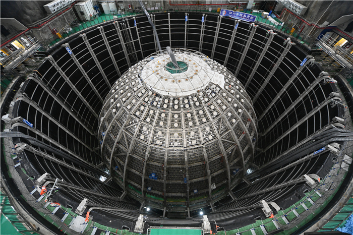 江門中微子實驗室探測器和水池構(gòu)造。中國科學院高能物理研究所供圖