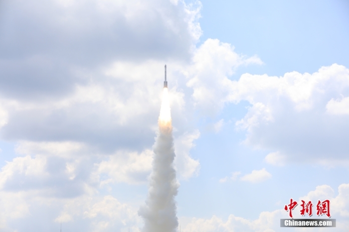 北京時間 2023年9月10日12時30分，中國在太原衛(wèi)星發(fā)射中心使用長征六號改運(yùn)載火箭，成功將遙感四十號衛(wèi)星發(fā)射升空，衛(wèi)星順利進(jìn)入預(yù)定軌道，發(fā)射任務(wù)獲得圓滿成功。該衛(wèi)星主要用于開展電磁環(huán)境探測及相關(guān)技術(shù)試驗。此次任務(wù)是長征系列運(yùn)載火箭第487次飛行。王曉虎 攝