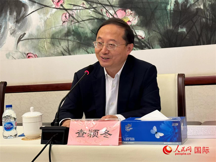 10月31日，蘇州市人民政府副市長(zhǎng)查穎冬在第五屆中法文化論壇媒體吹風(fēng)會(huì)上講話。（人民網(wǎng) 謝瑩攝）