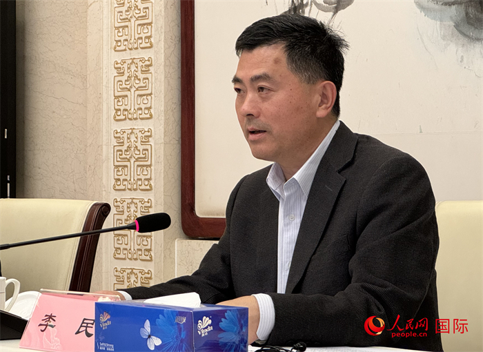 10月31日，歐美同學(xué)會(huì)秘書長(zhǎng)李民在第五屆中法文化論壇媒體吹風(fēng)會(huì)上講話。（人民網(wǎng) 謝瑩攝）