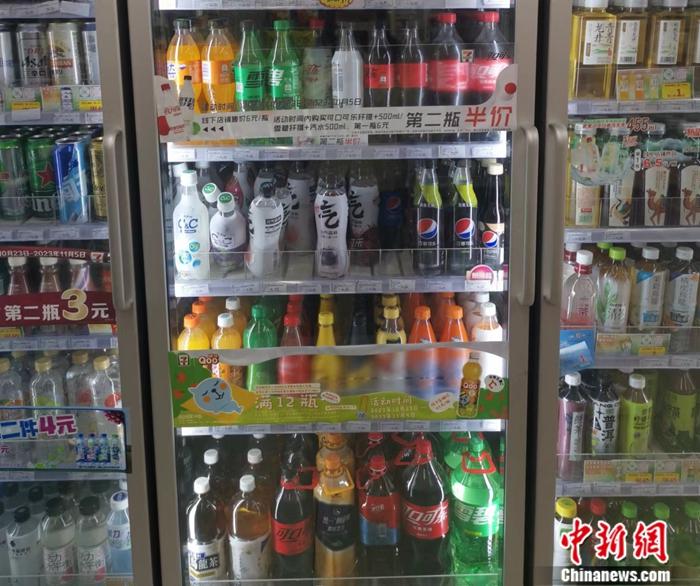 某便利店，最便宜的瓶裝飲料也在4元以上。<a target='_blank' href='/' ><p  align=