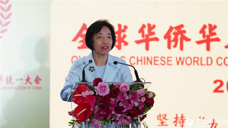 全國(guó)政協(xié)副主席、中國(guó)和平統(tǒng)一促進(jìn)會(huì)副會(huì)長(zhǎng)蘇輝出席大會(huì)并致辭。 人民網(wǎng) 劉暢 攝