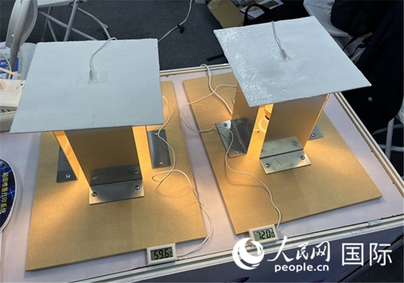 氣凝膠隔熱材料應(yīng)用效果展示。（人民網(wǎng)記者 陳思攝）