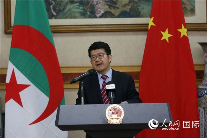 李健在招待會(huì)上致辭。人民網(wǎng)記者 郝瑞敏攝