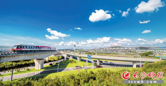 　　根據(jù)《實施意見》，長沙將建設(shè)聯(lián)通世界的航空樞紐，打造輻射全國的鐵路樞紐，深化綜合交通協(xié)調(diào)機制。    資料圖片