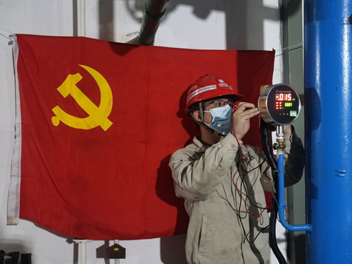 工作人員在進行工作。受訪單位供圖