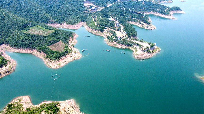 河南洛陽市孟津區(qū)境內(nèi)的黃河小浪底風景區(qū)黃鹿山景點風光。黃政偉攝