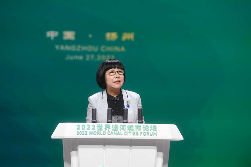 人民網(wǎng)黨委委員、監(jiān)事會主席唐維紅在大會上發(fā)言。邵丹攝