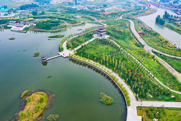 滏陽(yáng)河上游的磁縣如意湖濕地公園。閆洪圖攝