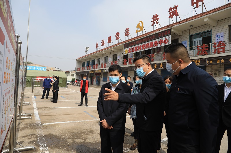 張農(nóng)壽在晉源街道北瓦窯村調(diào)研抓黨建促基層治理能力提升專項(xiàng)行動(dòng)落實(shí)工作。