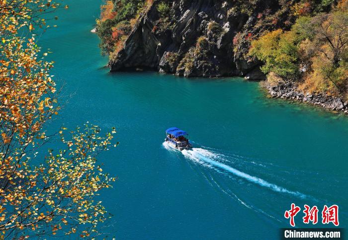 松坪溝風(fēng)光?！『吻搴?攝