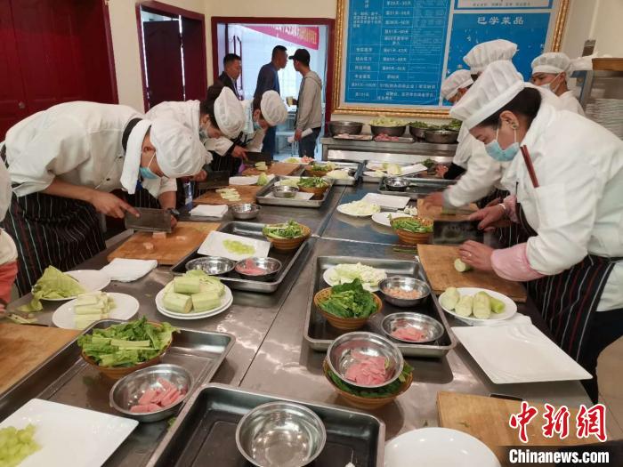 拉薩聚焦高校畢業(yè)生、農牧民就業(yè)任務指標均超額完成