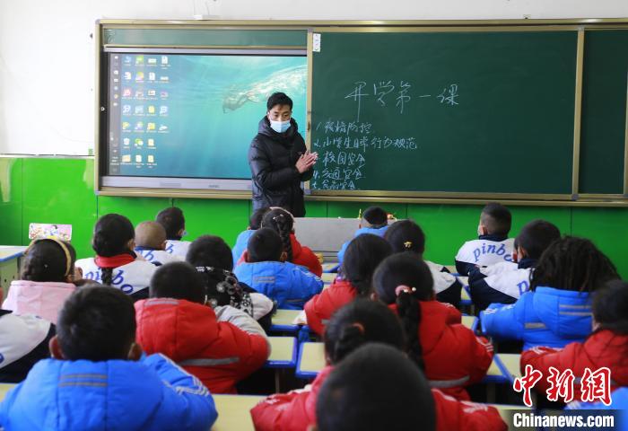 圖為學(xué)生正在上課。　馬銘言 攝