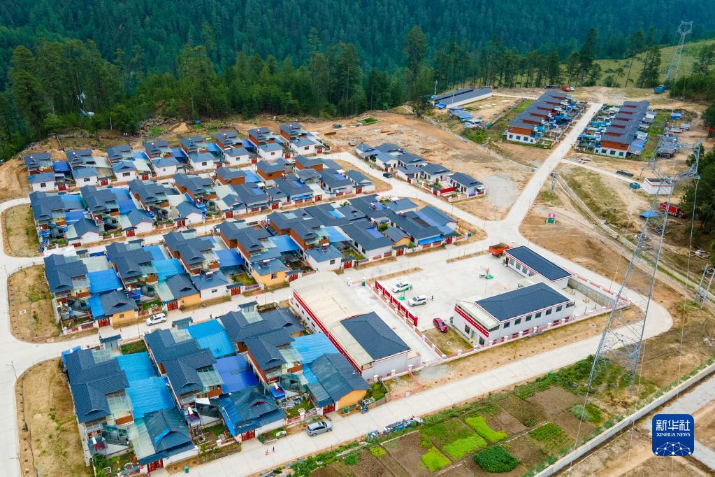 西藏林芝：易地搬遷，迎來(lái)幸福新生活