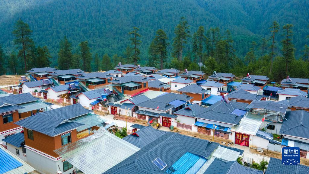 西藏林芝：易地搬遷，迎來(lái)幸福新生活