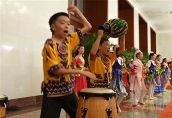 拉片看！從億點細節(jié)看懂中非情誼