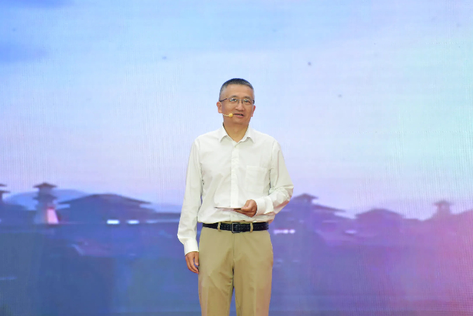 【理響中國(guó)】一段演講告訴你，短視頻時(shí)代我們需要怎樣的理論作品
