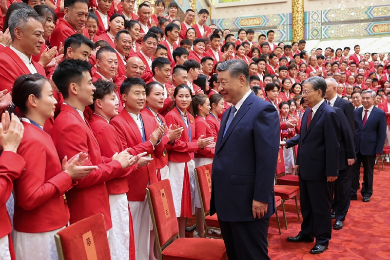 2024年8月20日，習(xí)近平總書記在人民大會(huì)堂接見第33屆夏季奧林匹克運(yùn)動(dòng)會(huì)中國體育代表團(tuán)全體成員。