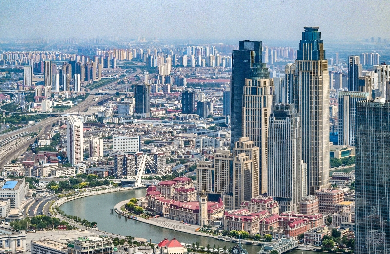 這是2023年6月16日從直升機(jī)上拍攝的天津中心城區(qū)城市景觀。