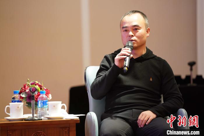 圖為<a target='_blank' >中新社</a>青海分社社長胡鐘藝就加強瀾湄流域新聞報道發(fā)表觀點。　蘇丹 攝
