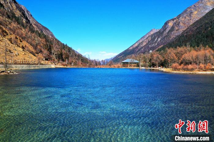 畢棚溝景區(qū)風(fēng)光?！“苍?攝