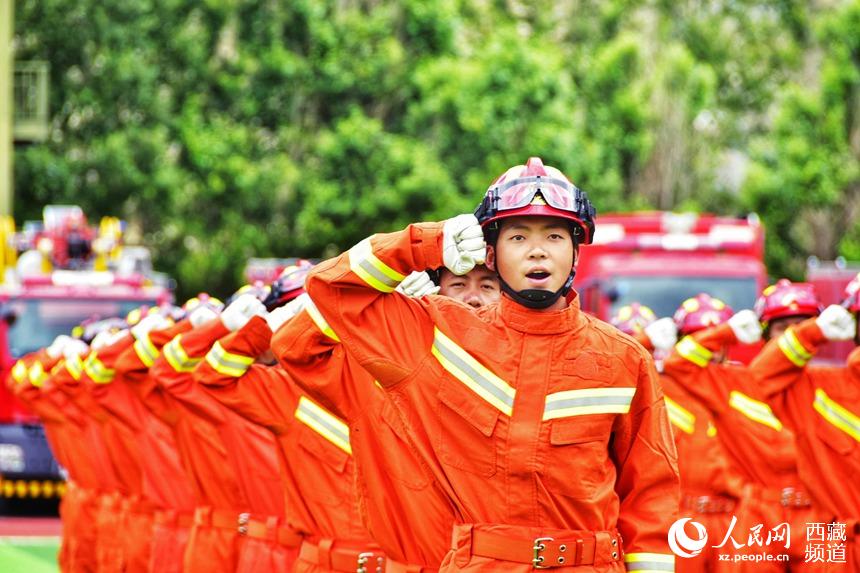 誓師大會現(xiàn)場。人民網(wǎng) 李海霞 攝