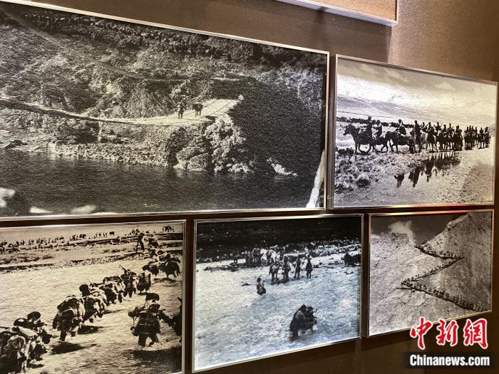 紅樓內(nèi)展廳，圖為昌都戰(zhàn)役中的人民解放軍。彭寧鈴 攝