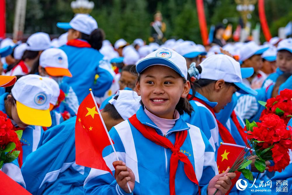 8月19日10時，慶祝西藏和平解放70周年大會在拉薩市布達拉宮廣場隆重舉行。徐馭堯 攝
