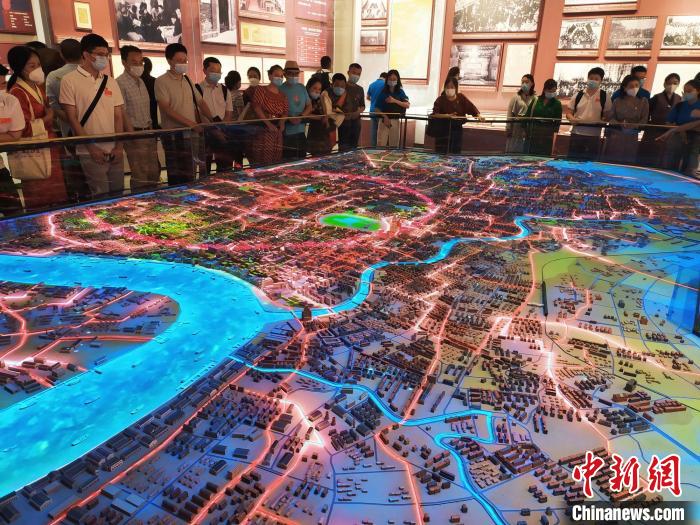 日喀則文化與旅游管理工作者上?！叭〗?jīng)”領(lǐng)悟生態(tài)旅游內(nèi)涵