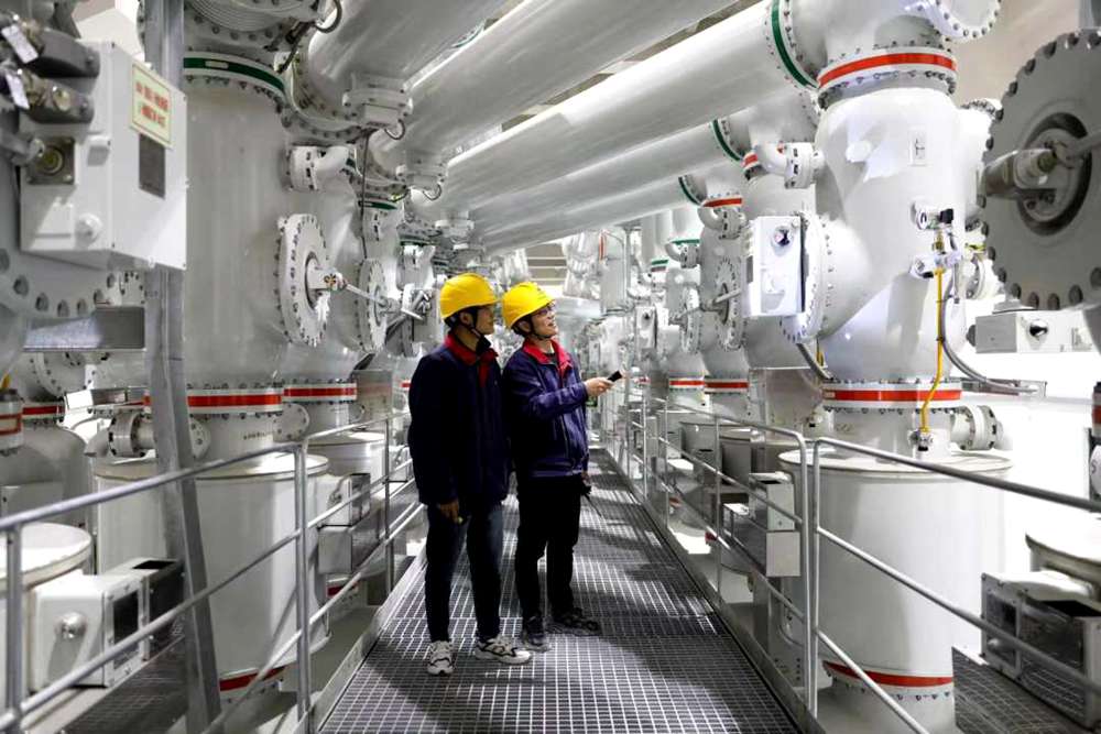 進(jìn)行日常檢查。吳雛音 攝