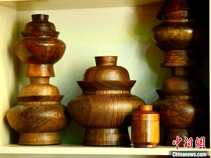 圖為各種木碗成品?！?鄧巴 　攝