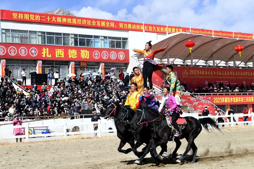 藏歷新年，精彩的馬術(shù)表演。潘多攝