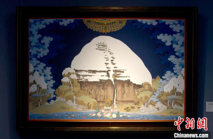 圖為5月16日，展覽中新創(chuàng)唐卡作品《岡底斯山》?！±盍?攝